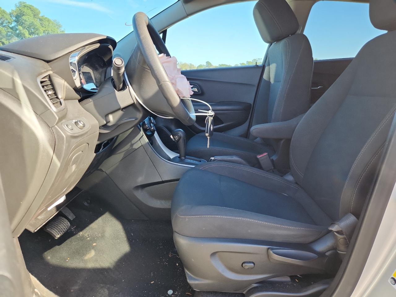 2021 Chevrolet Trax Ls VIN: KL7CJNSM1MB365821 Lot: 92386535