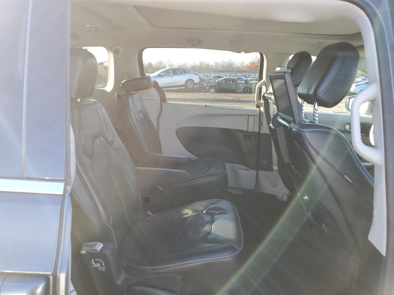 2018 Chrysler Pacifica Limited VIN: 2C4RC1GG4JR358460 Lot: 91817775