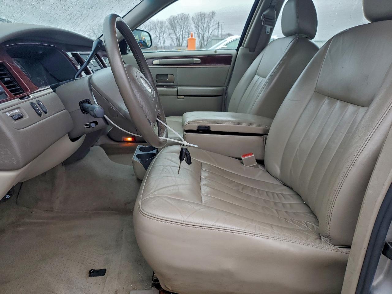 2003 Lincoln Town Car Executive VIN: 1LNHM81W23Y695317 Lot: 93458975