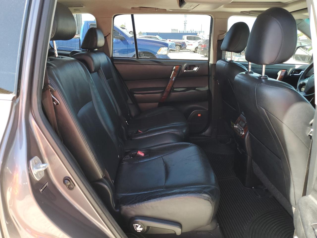 2011 Toyota Highlander Hybrid Limited VIN: JTEDC3EH8B2002848 Lot: 92913555