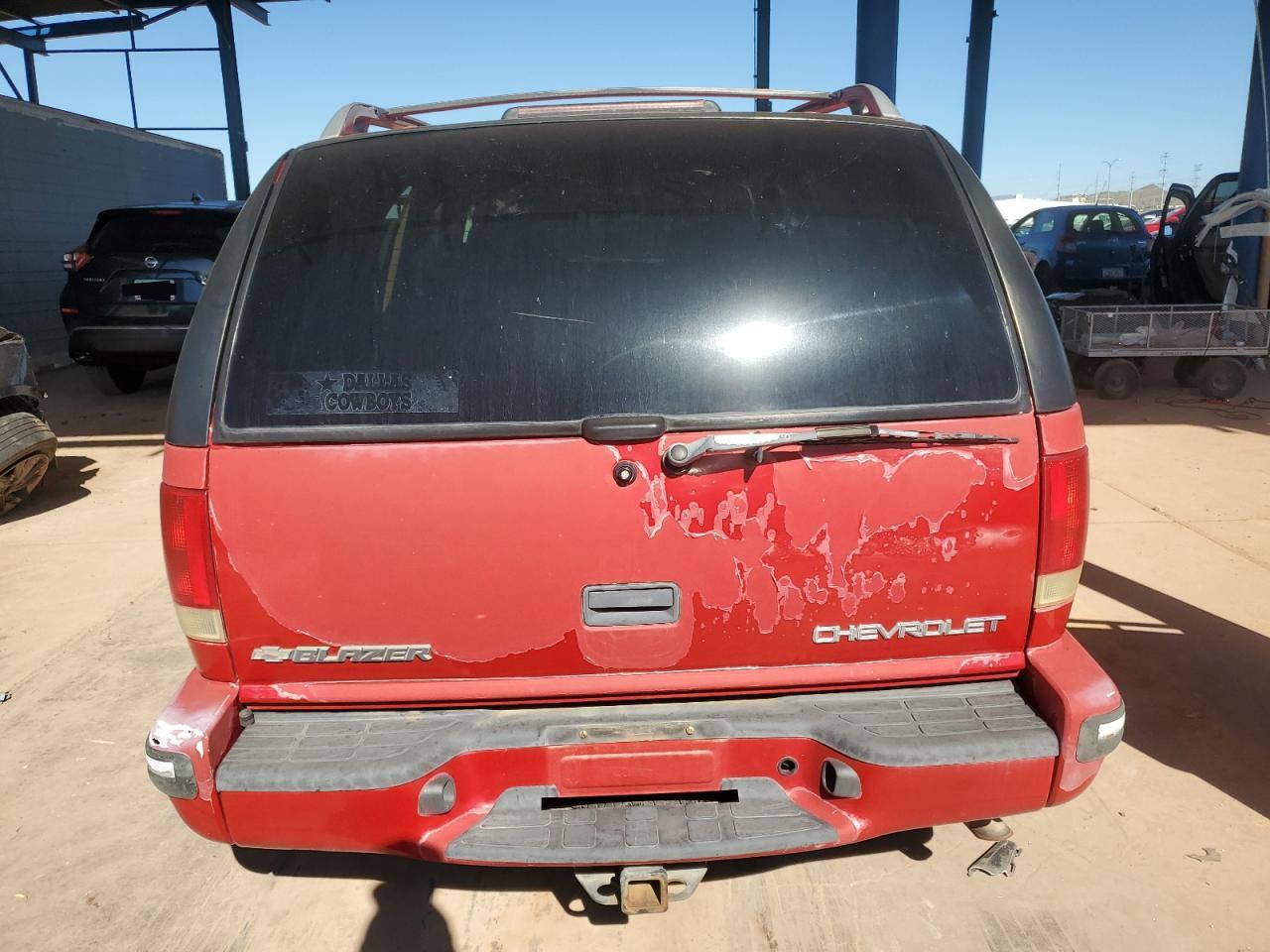 1998 Chevrolet Blazer VIN: 1GNDT13W3W2225581 Lot: 90670835