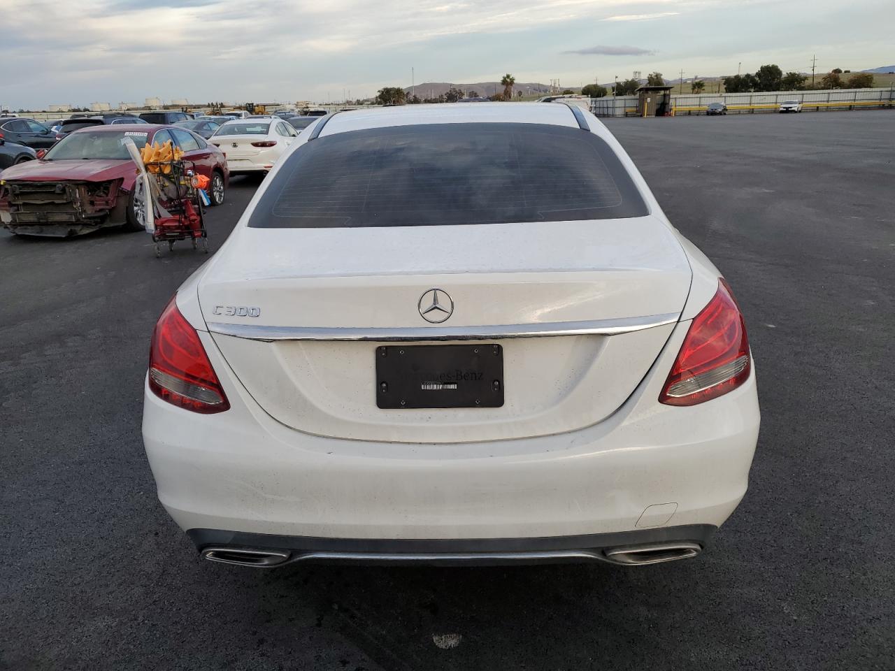 2018 Mercedes-Benz C 300 VIN: 55SWF4JB1JU252812 Lot: 91604815