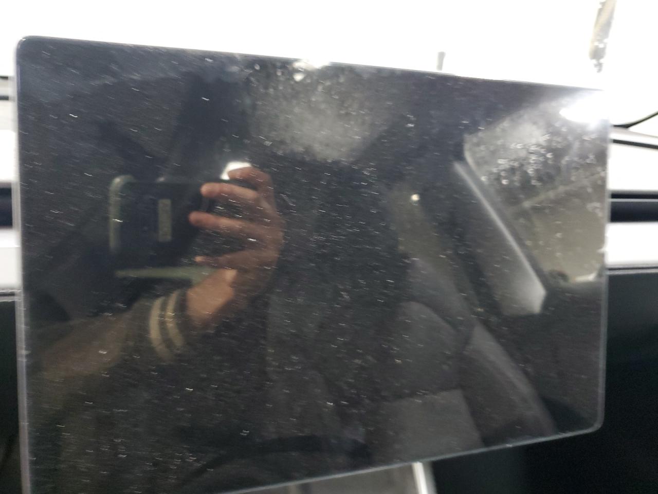 2026 Tesla Model Y VIN: 7SAYGDEE1TA450675 Lot: 93067175