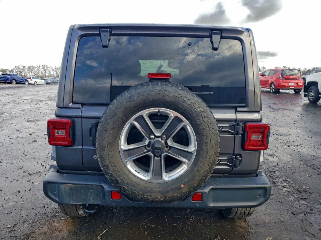 2018 Jeep Wrangler Unlimited Sahara VIN: 1C4HJXEG0JW322926 Lot: 94485715