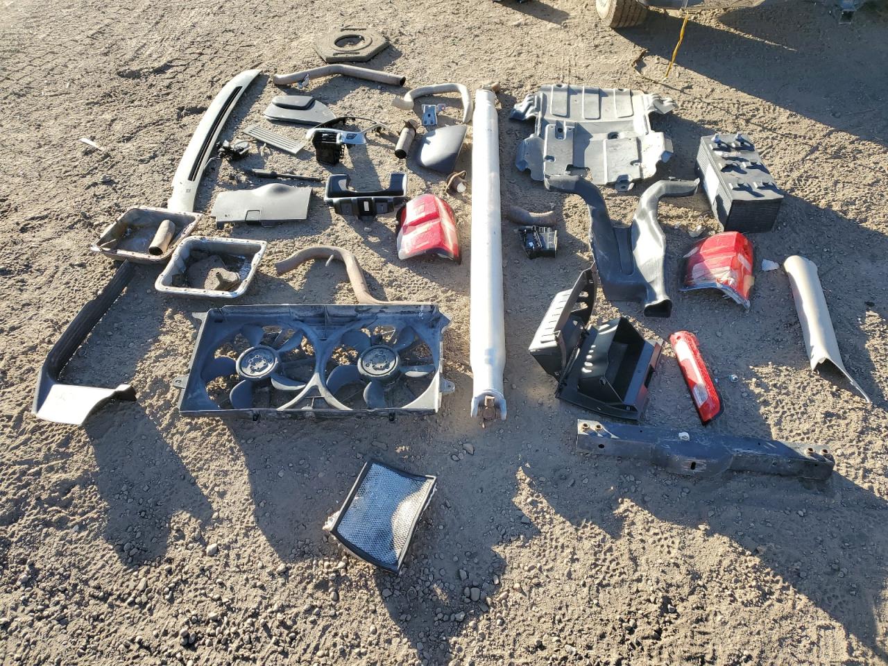 2018 Chevrolet Silverado C1500 Lt VIN: 3GCPCREC7JG523221 Lot: 87469835