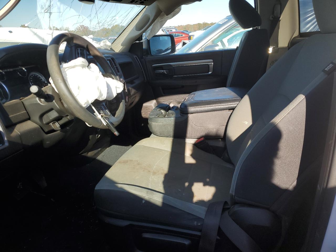 2022 Ram 1500 Classic Tradesman VIN: 3C6JR6DG9NG283951 Lot: 90508395