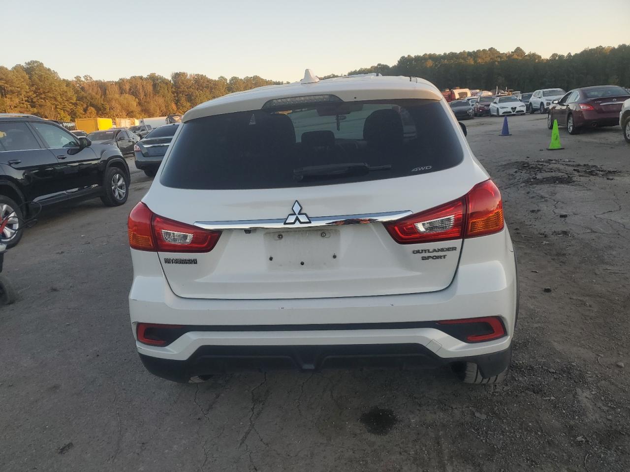 2018 Mitsubishi Outlander Sport Es VIN: JA4AR3AUXJZ011690 Lot: 92370845