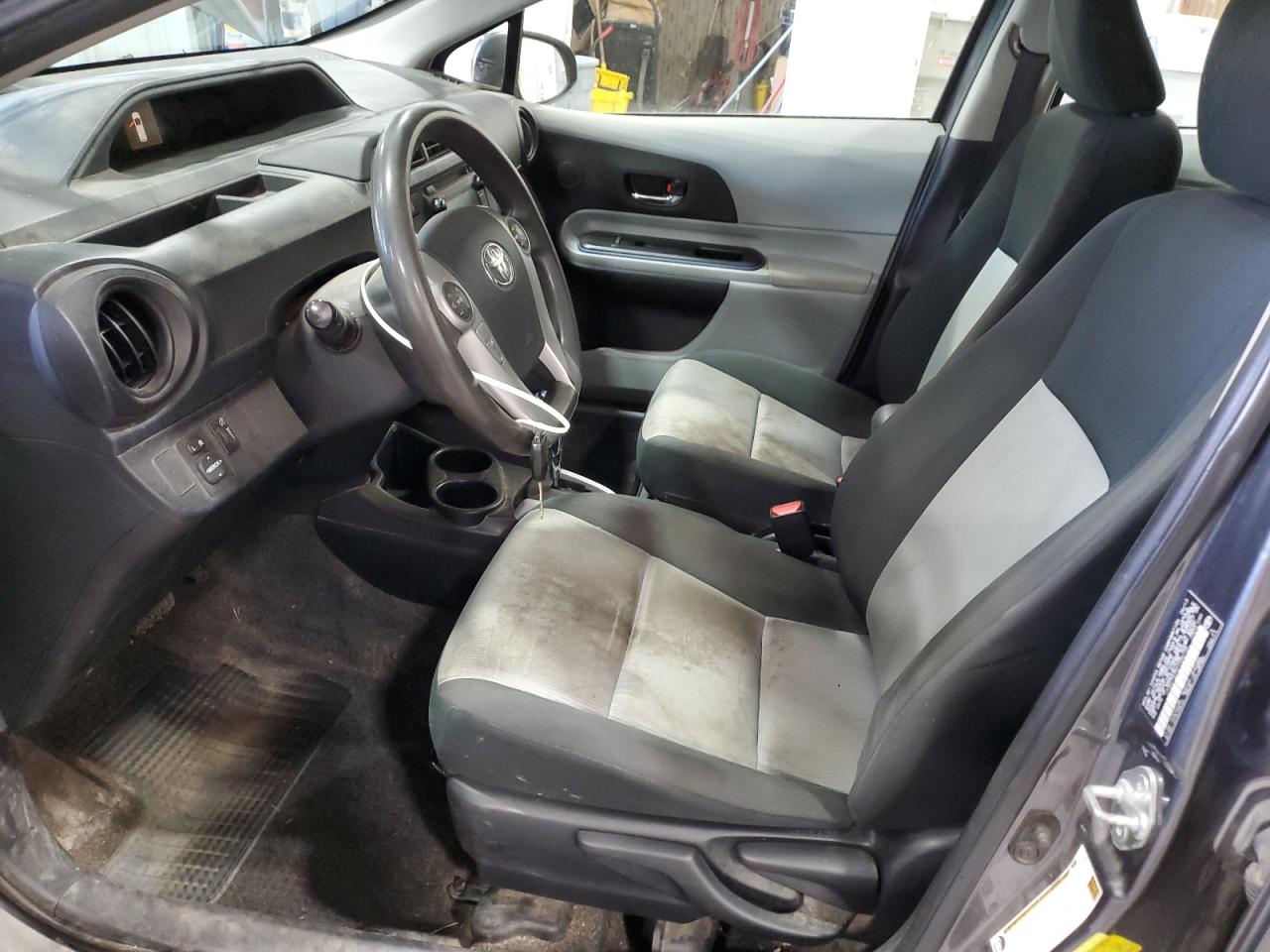 2013 Toyota Prius C VIN: JTDKDTB3XD1046134 Lot: 93892745