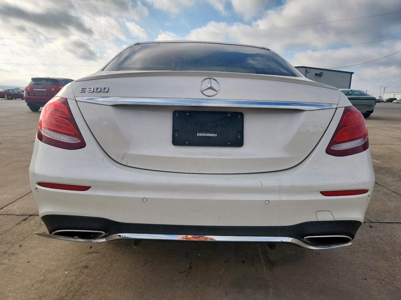 2018 Mercedes-Benz E 300 VIN: WDDZF4JB3JA310402 Lot: 92914765