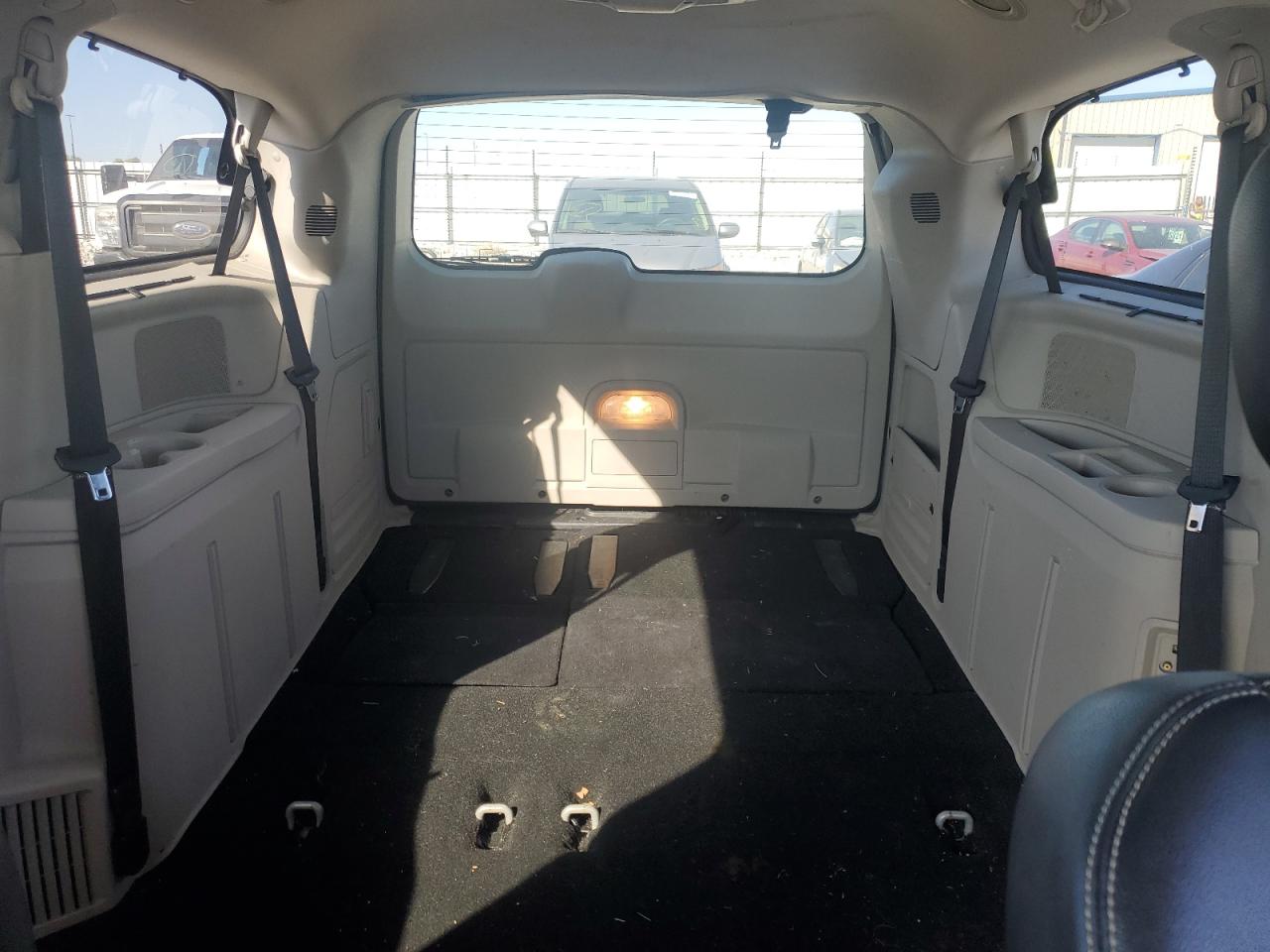 2014 Chrysler Town & Country Touring L VIN: 2C4RC1CGXER338659 Lot: 92319485