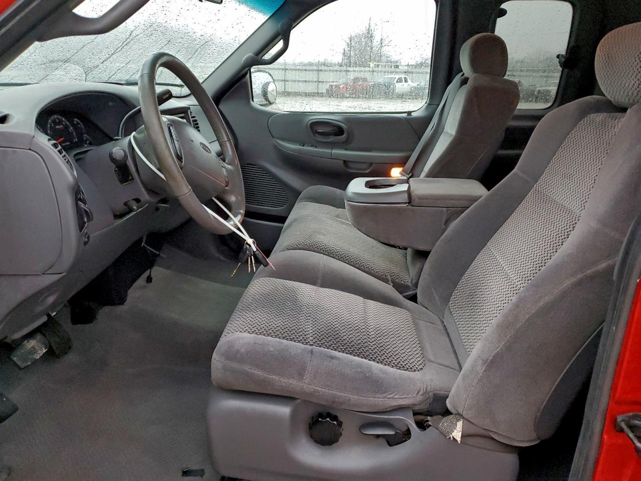 2002 Ford F150 VIN: 1FTRX18L02NA74919 Lot: 92749425