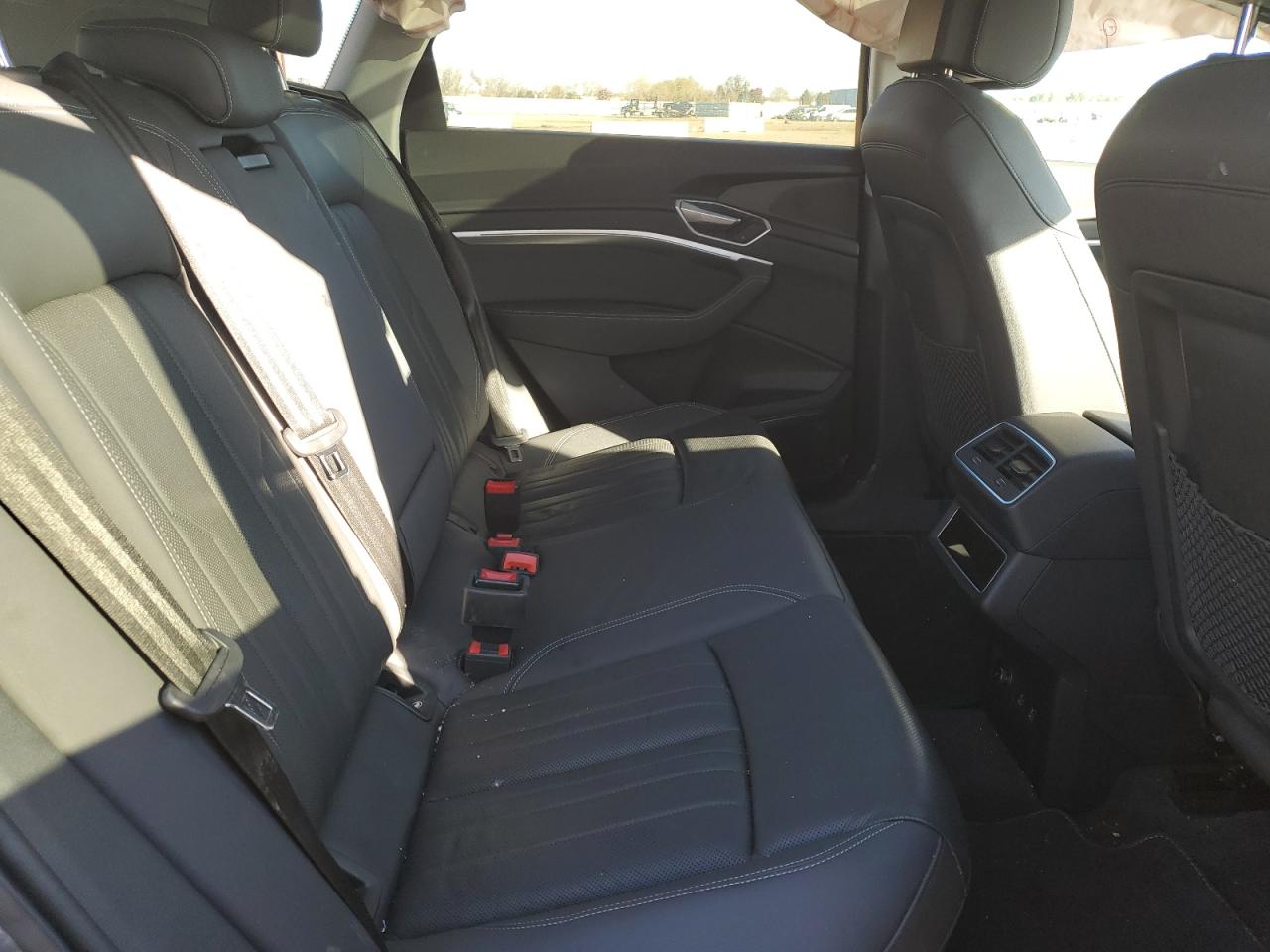 2019 Audi E-Tron Premium Plus VIN: WA1LAAGE6KB005352 Lot: 92469105