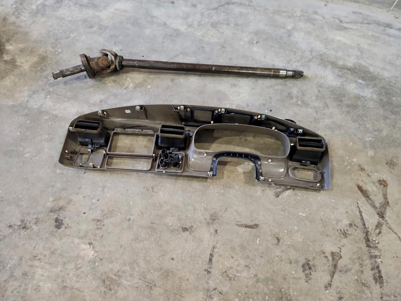 2002 Ford Excursion Limited VIN: 1FMSU43F72EB88196 Lot: 93747925