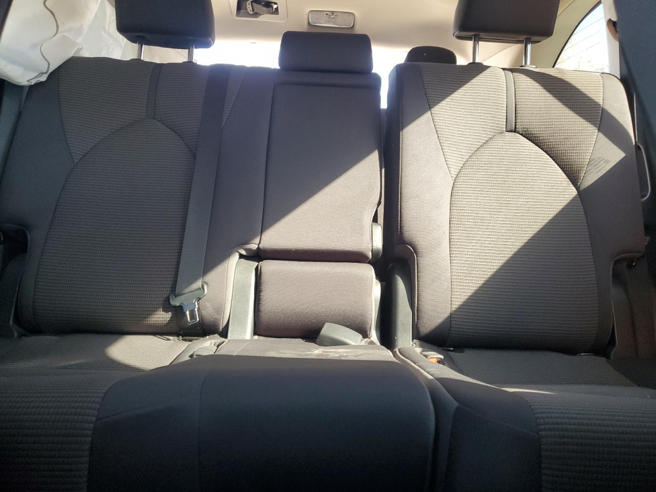 2022 Toyota Highlander L VIN: 5TDBZRBH1NS211086 Lot: 91393095