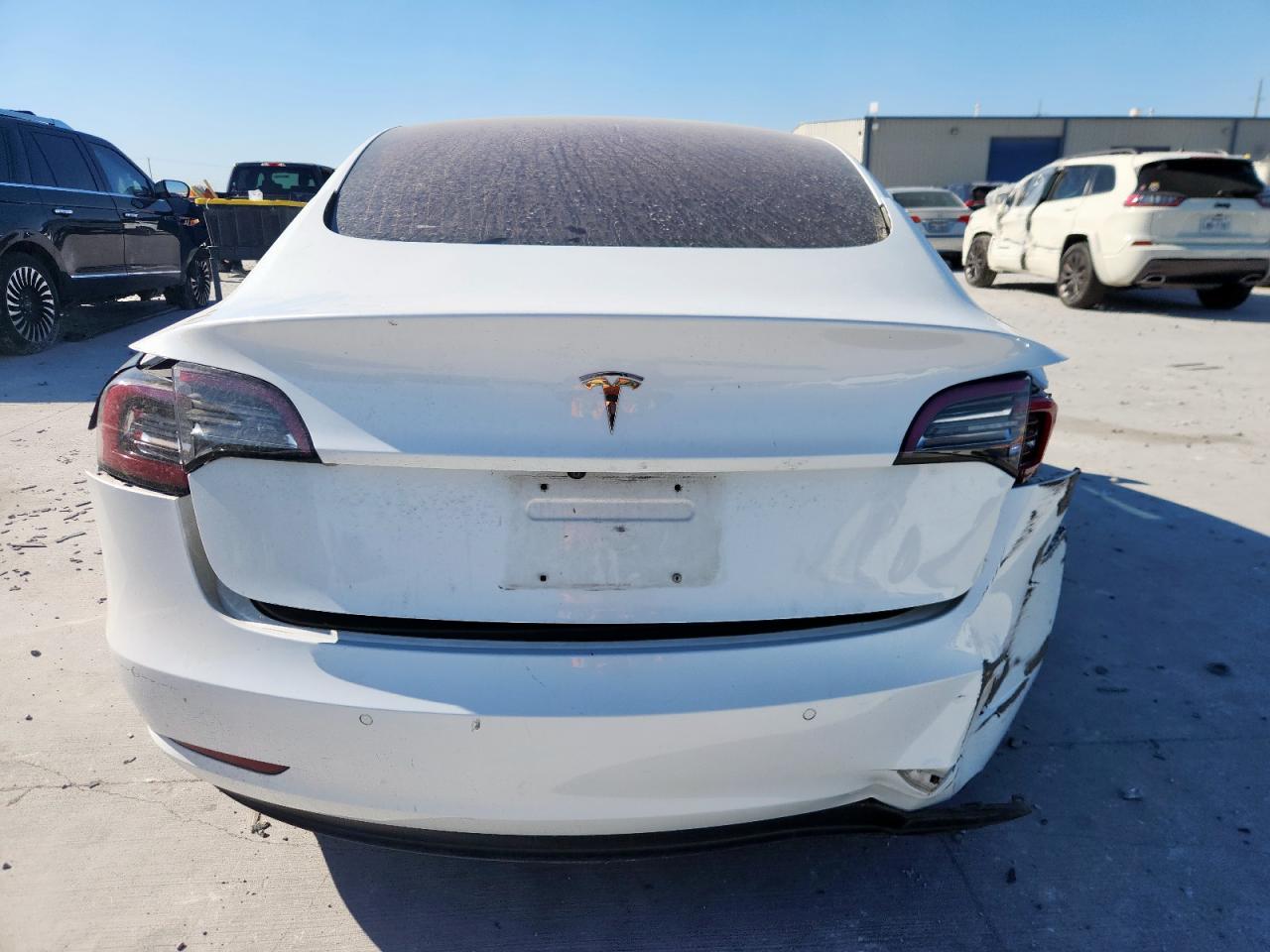 2018 Tesla Model 3 VIN: 5YJ3E1EA5JF025369 Lot: 93105405