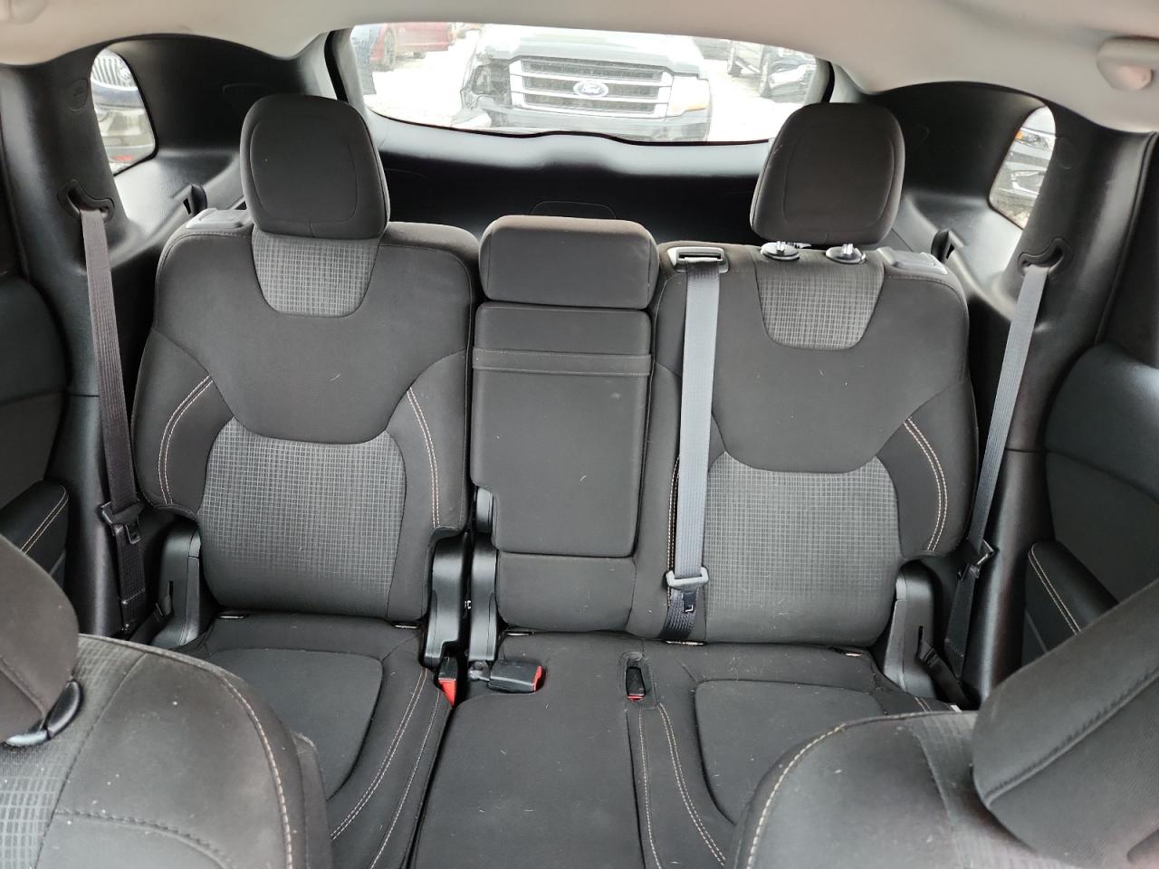 2016 Jeep Cherokee Latitude VIN: 1C4PJMCS8GW232854 Lot: 90981465