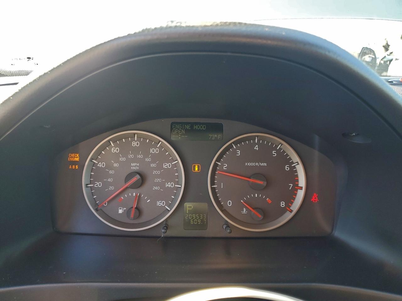 2005 Volvo S40 2.4I VIN: YV1MS382752088215 Lot: 94535645