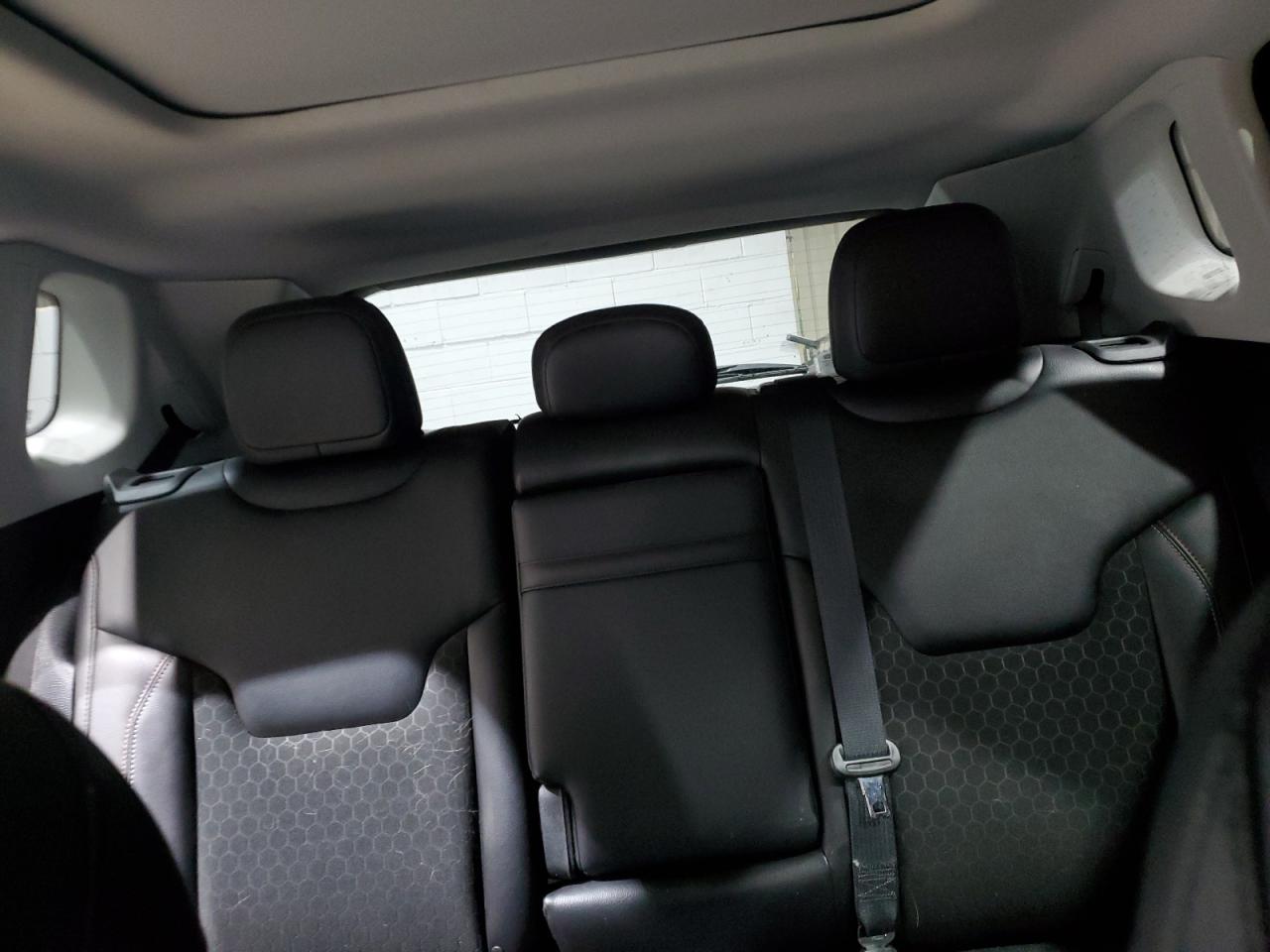 2018 Jeep Compass Latitude VIN: 3C4NJDBB5JT162221 Lot: 93028055