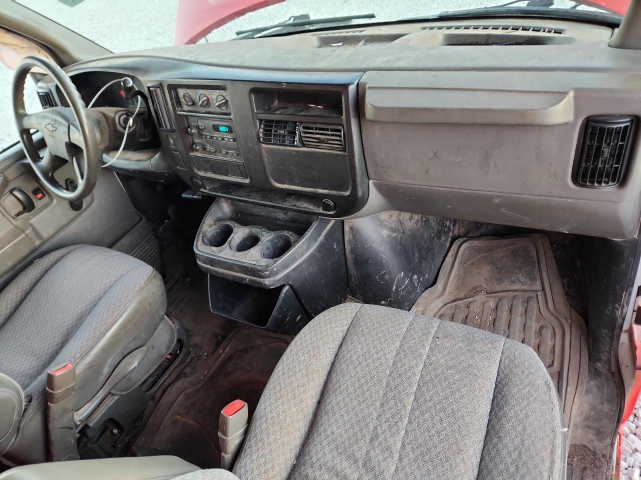 2004 Chevrolet Express Commercial C VIN: 1GBJG31U741221909 Lot: 84453535