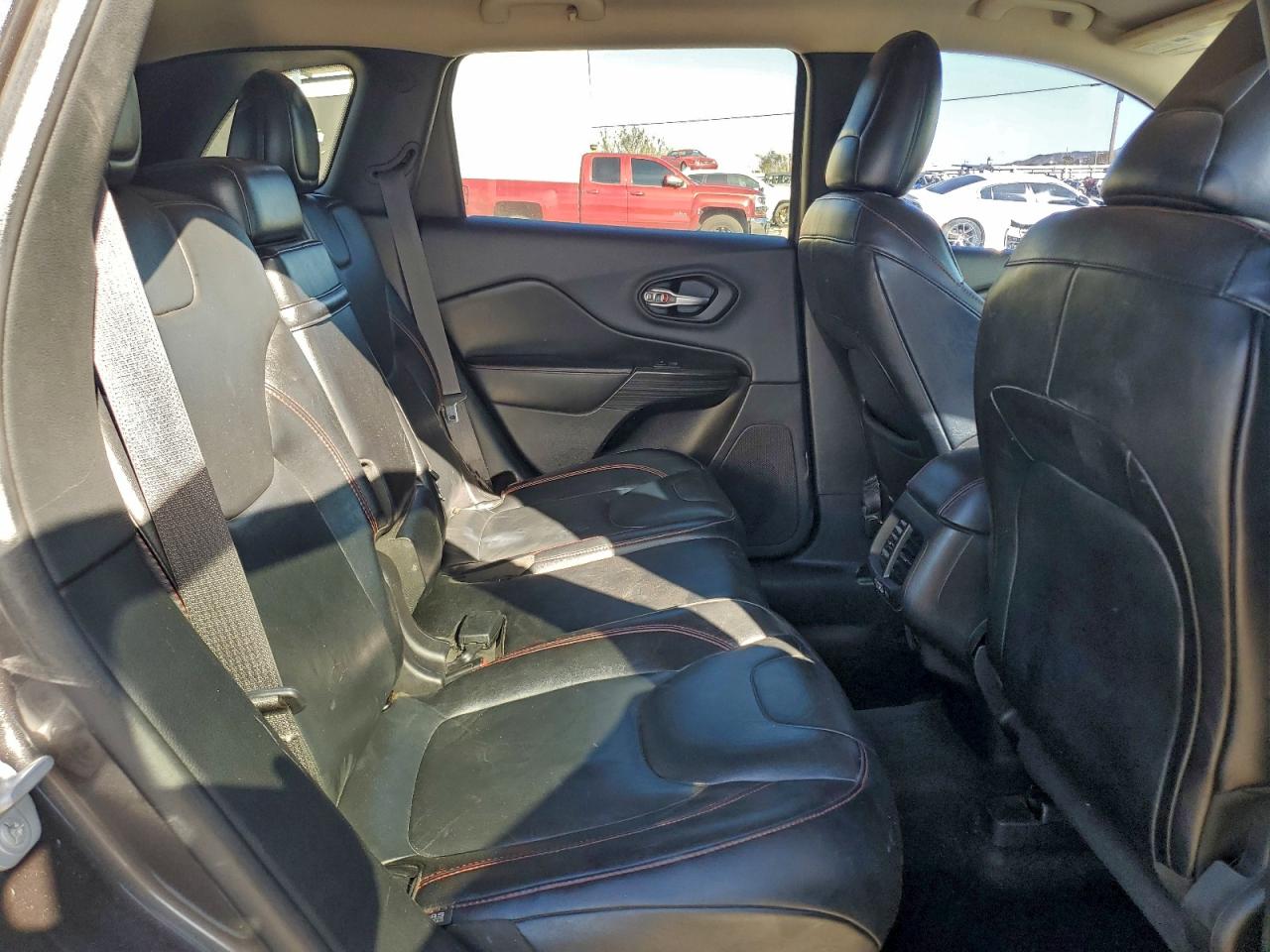 2015 Jeep Cherokee Trailhawk VIN: 1C4PJMBB7FW523474 Lot: 94057325