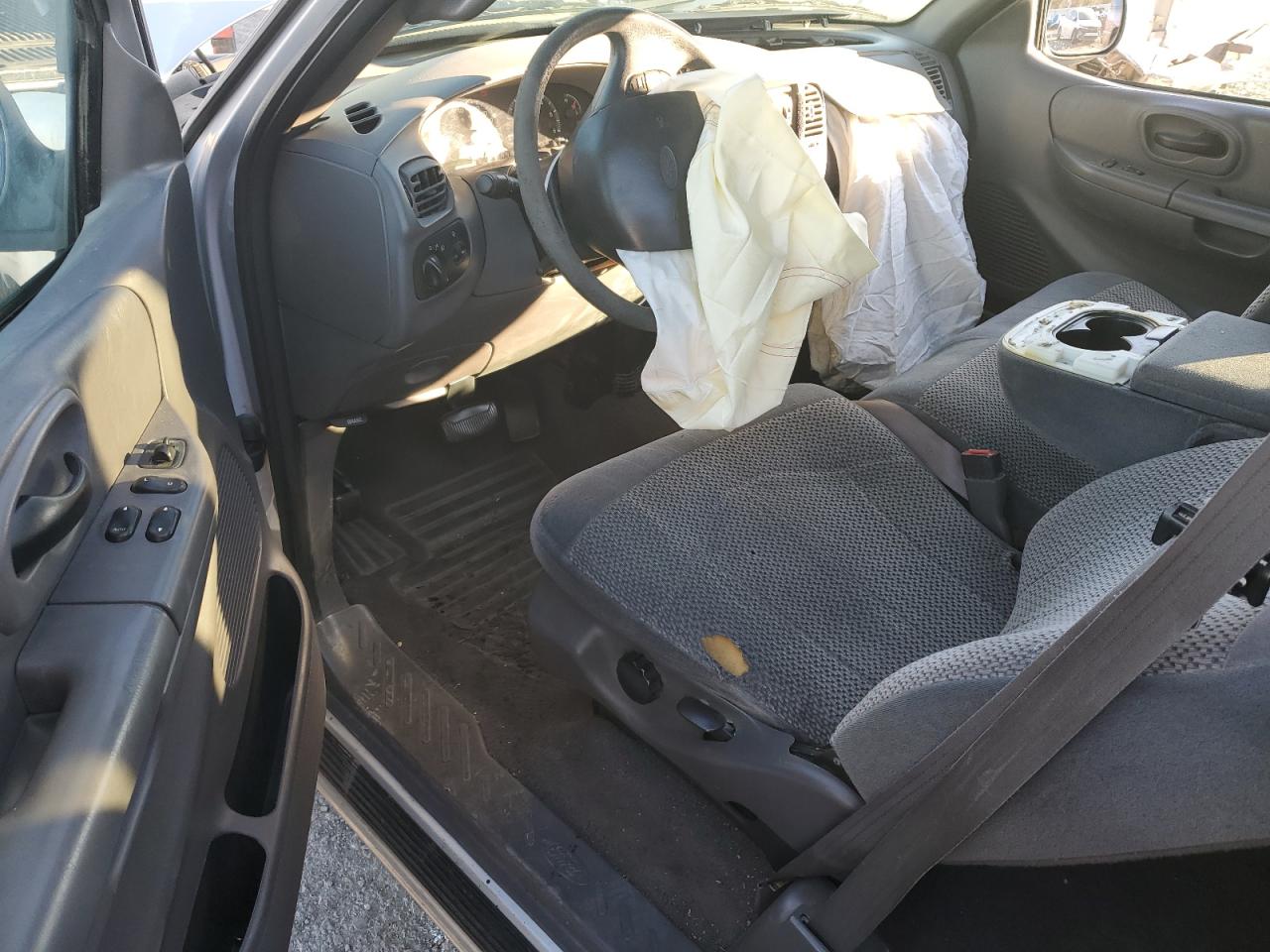 2000 Ford F150 VIN: 1FTRX17W4YKB41883 Lot: 92127065