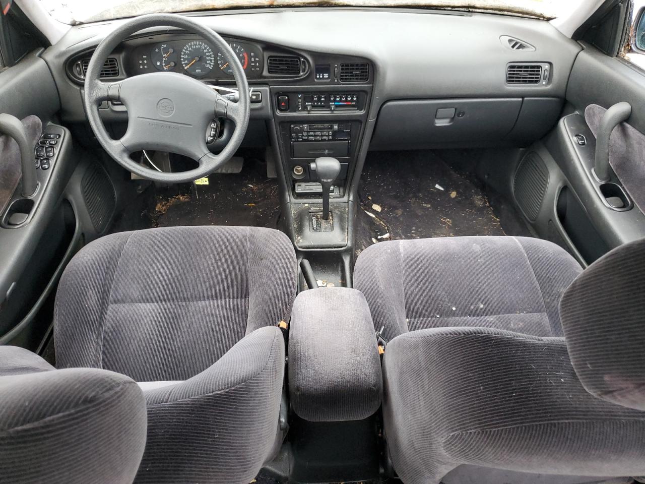 1992 Nissan Maxima Gxe VIN: JN1HJ01F1NT015246 Lot: 92129285