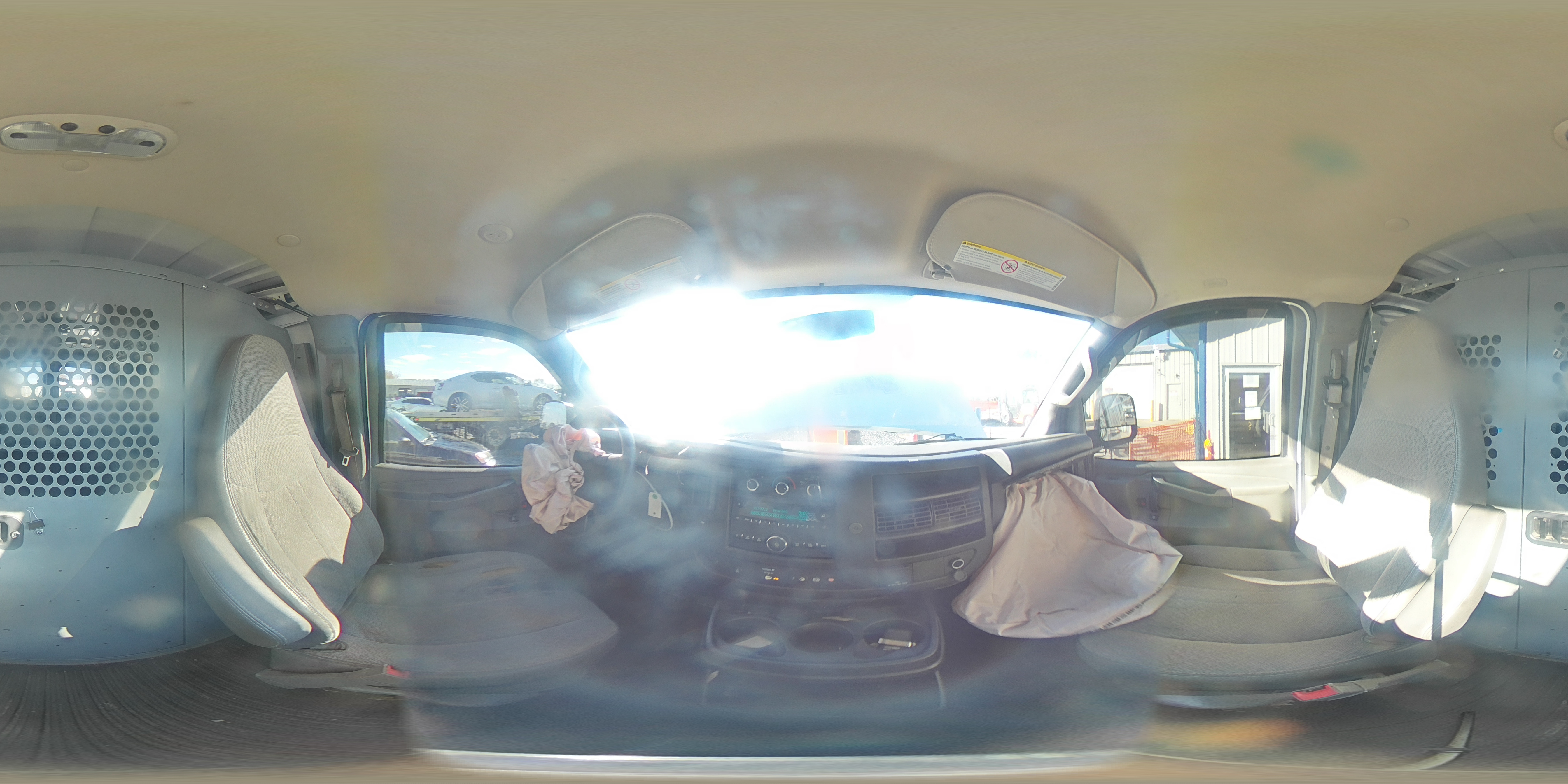 2017 Chevrolet Express G2500 VIN: 1GCWGAFF3H1135261 Lot: 92077415