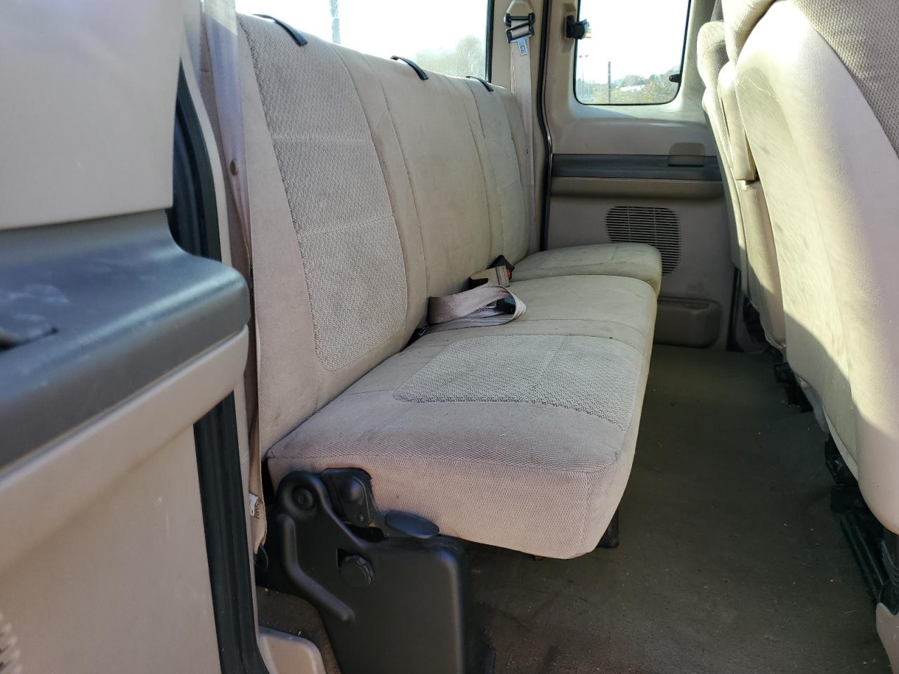 2002 Ford F250 Super Duty VIN: 1FTNX21F42EB82629 Lot: 92887035