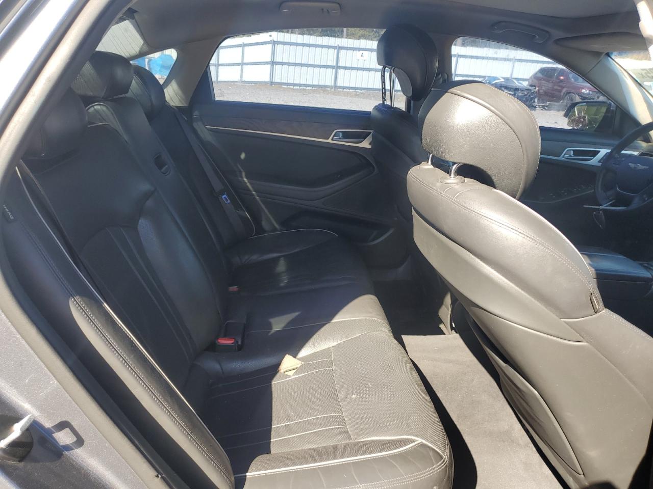 2015 Hyundai Genesis 5.0L VIN: KMHGN4JF4FU076148 Lot: 91610325