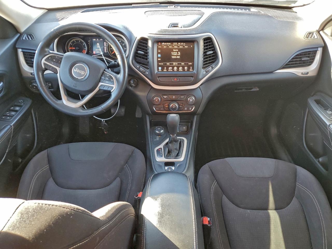 2015 Jeep Cherokee Latitude VIN: 1C4PJMCB4FW687067 Lot: 94355055