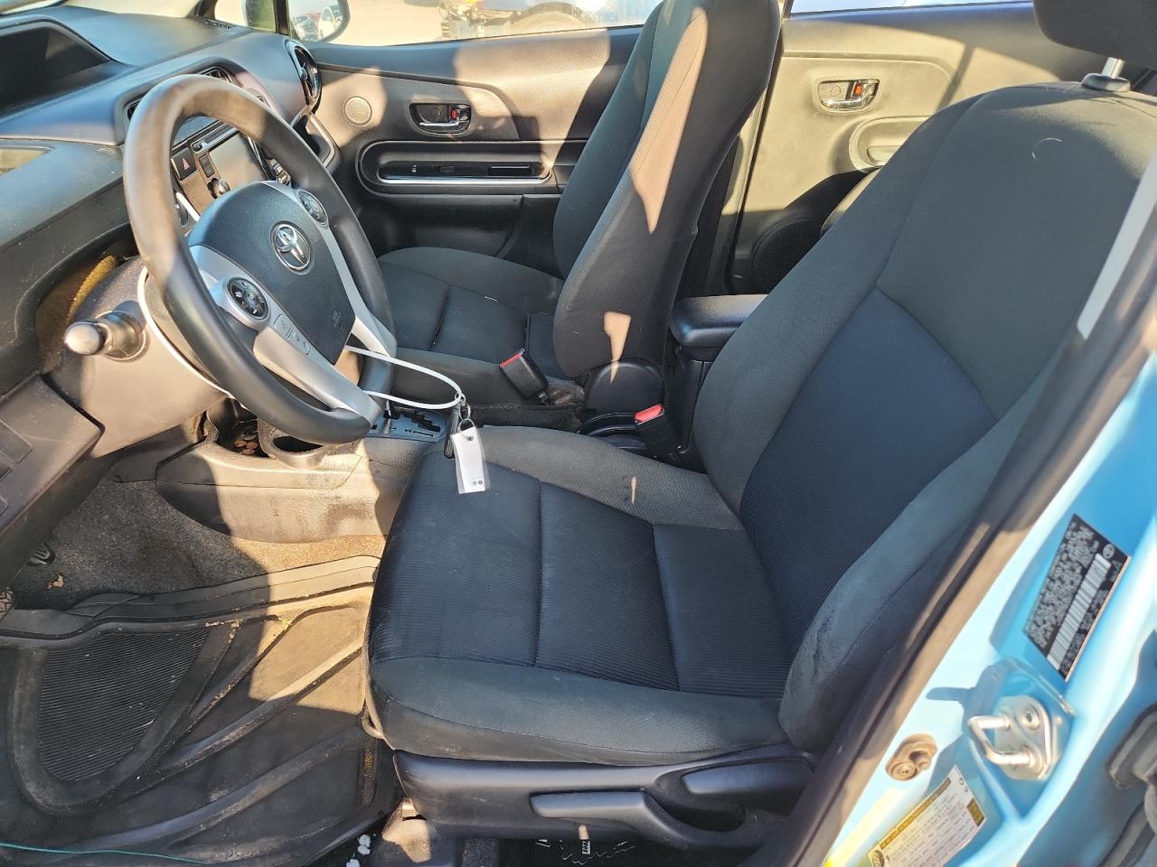 2016 Toyota Prius C VIN: JTDKDTB32G1137869 Lot: 92732595