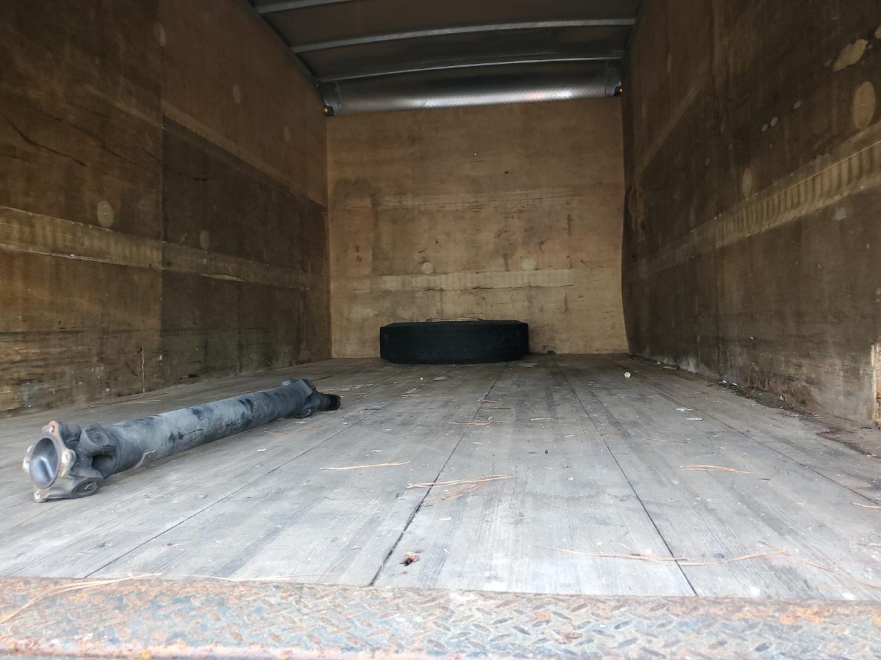 2020 Isuzu Ftr Box Truck VIN: JALC4W150L7011808 Lot: 69590475