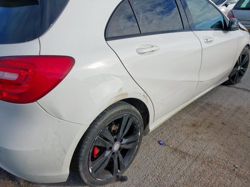 2015 MERCEDES-BENZ A200 BLUEEFFICIENCY SPORT 