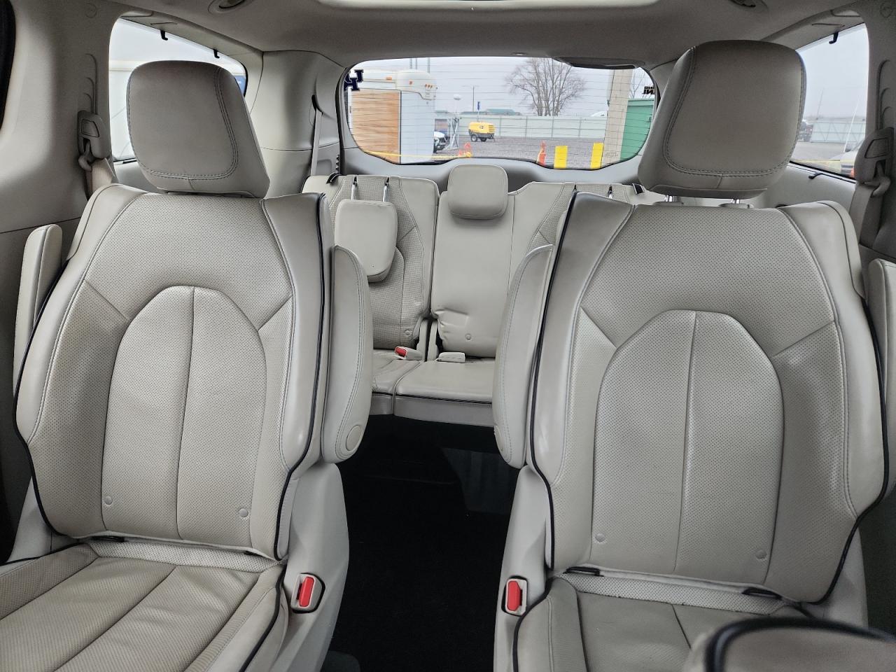 2018 Chrysler Pacifica Hybrid Limited VIN: 2C4RC1N78JR112028 Lot: 93315965