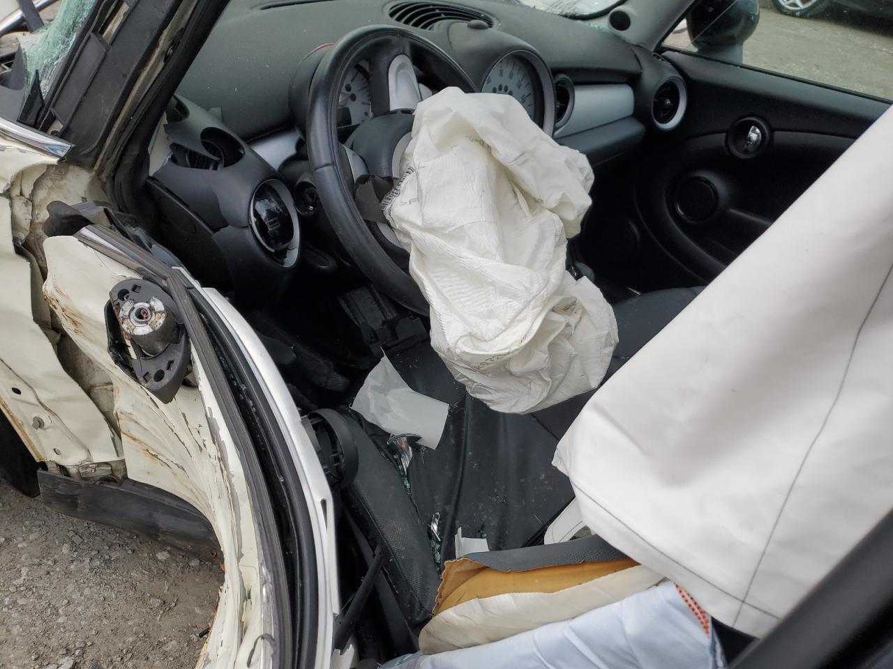 2008 Mini Cooper VIN: WMWMF33578TT61869 Lot: 91648985