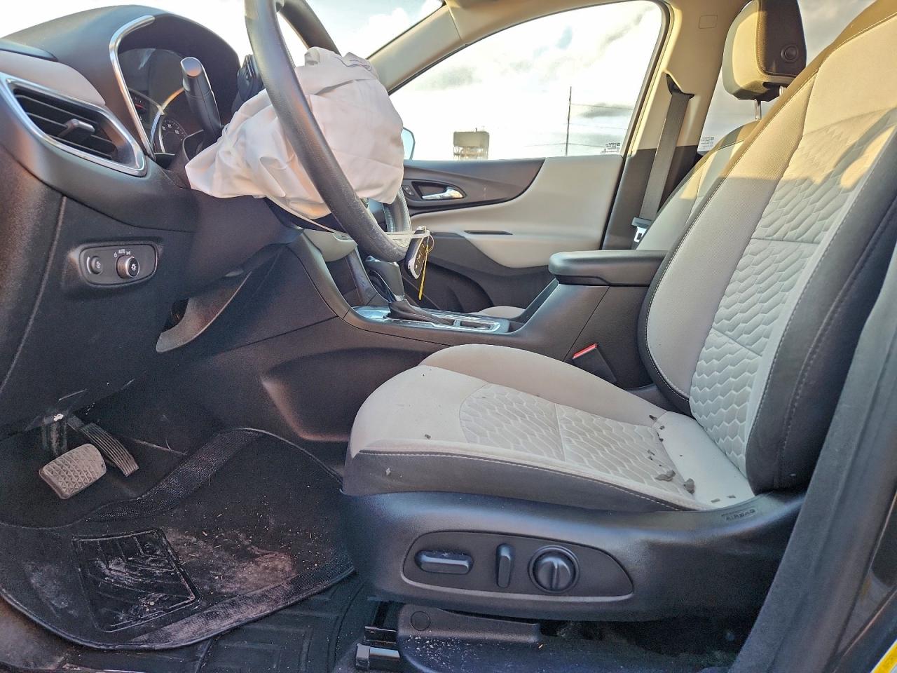 2019 Chevrolet Equinox Lt VIN: 2GNAXKEV0K6145542 Lot: 94334365