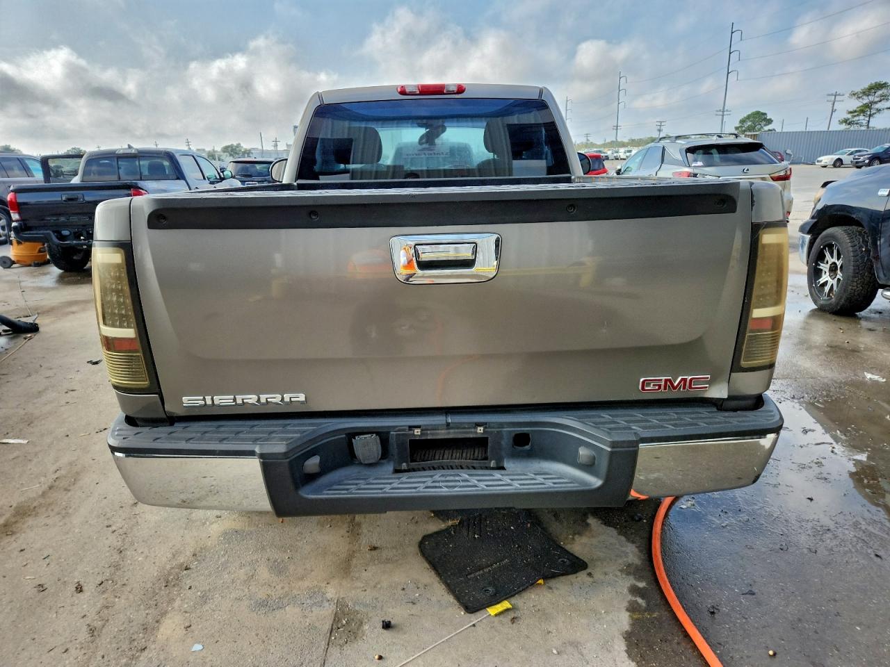 2007 GMC New Sierra C1500 Classic VIN: 1GTEC14X87Z649593 Lot: 93759815