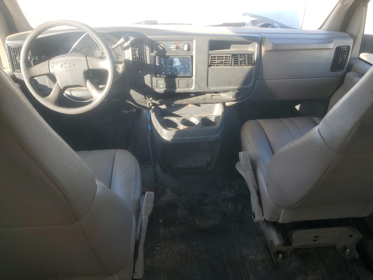 2004 Chevrolet Express Delivery Van VIN: 1GCGG25V941203852 Lot: 92194215