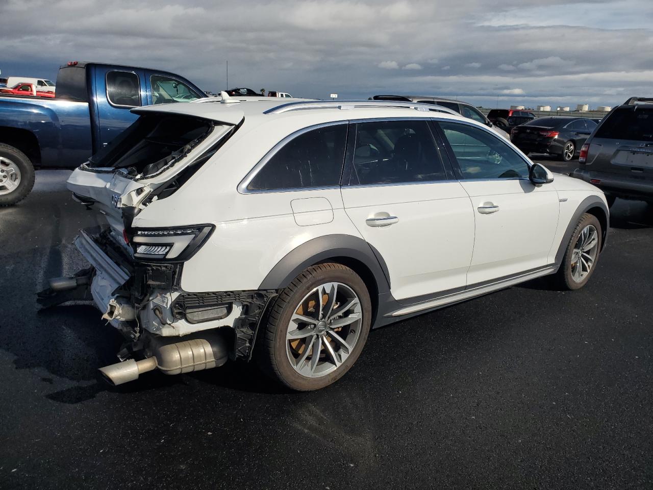 2018 Audi A4 Allroad Premium Plus VIN: WA18NAF44JA006037 Lot: 90276195