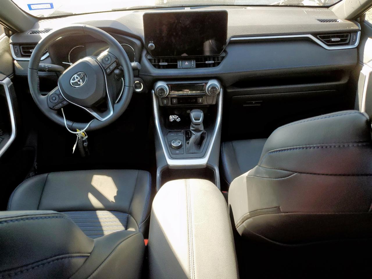 Фото: JTME6RFV2SD579046