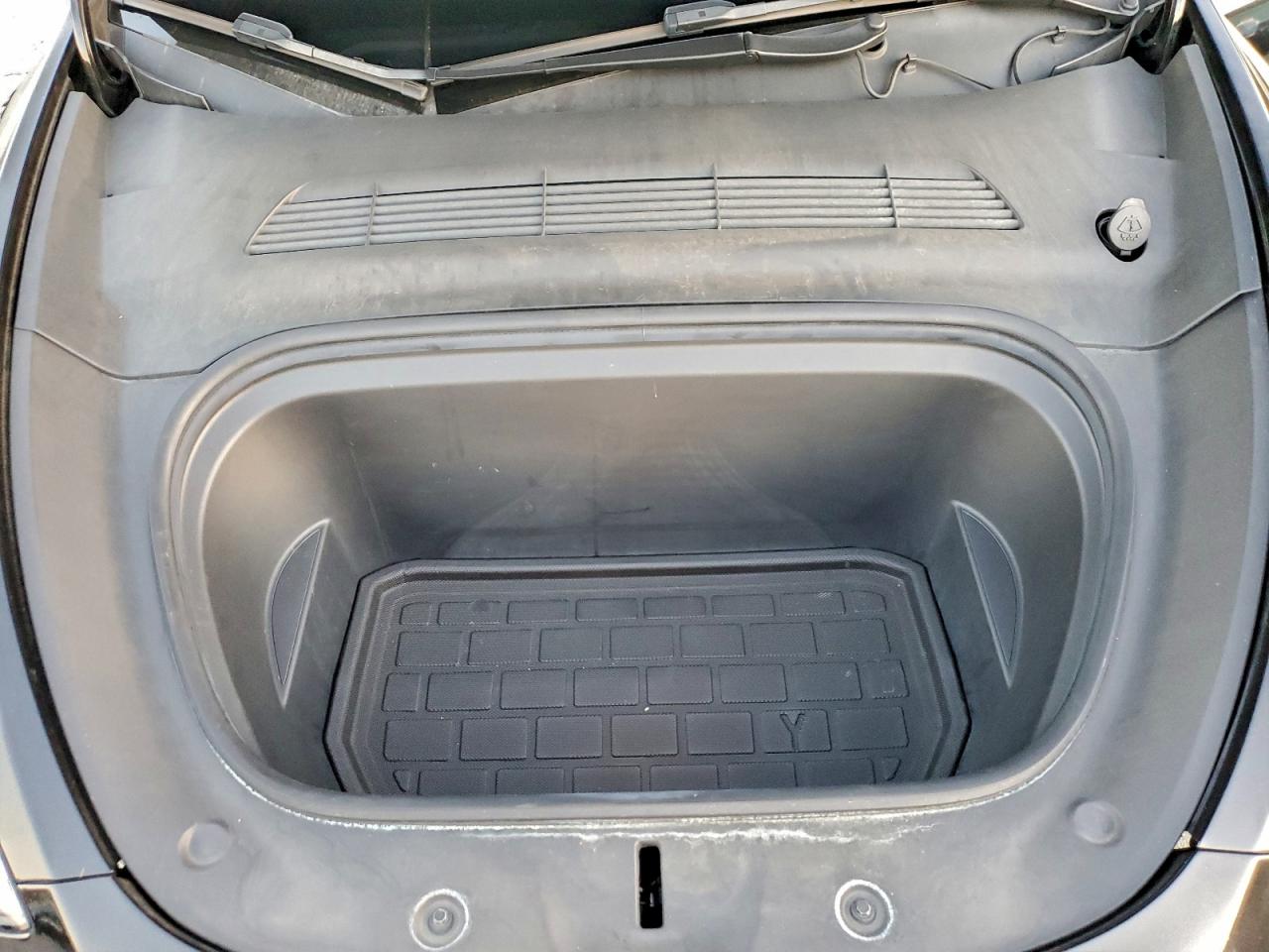 2022 Tesla Model Y VIN: 7SAYGDEF2NF573559 Lot: 94558645