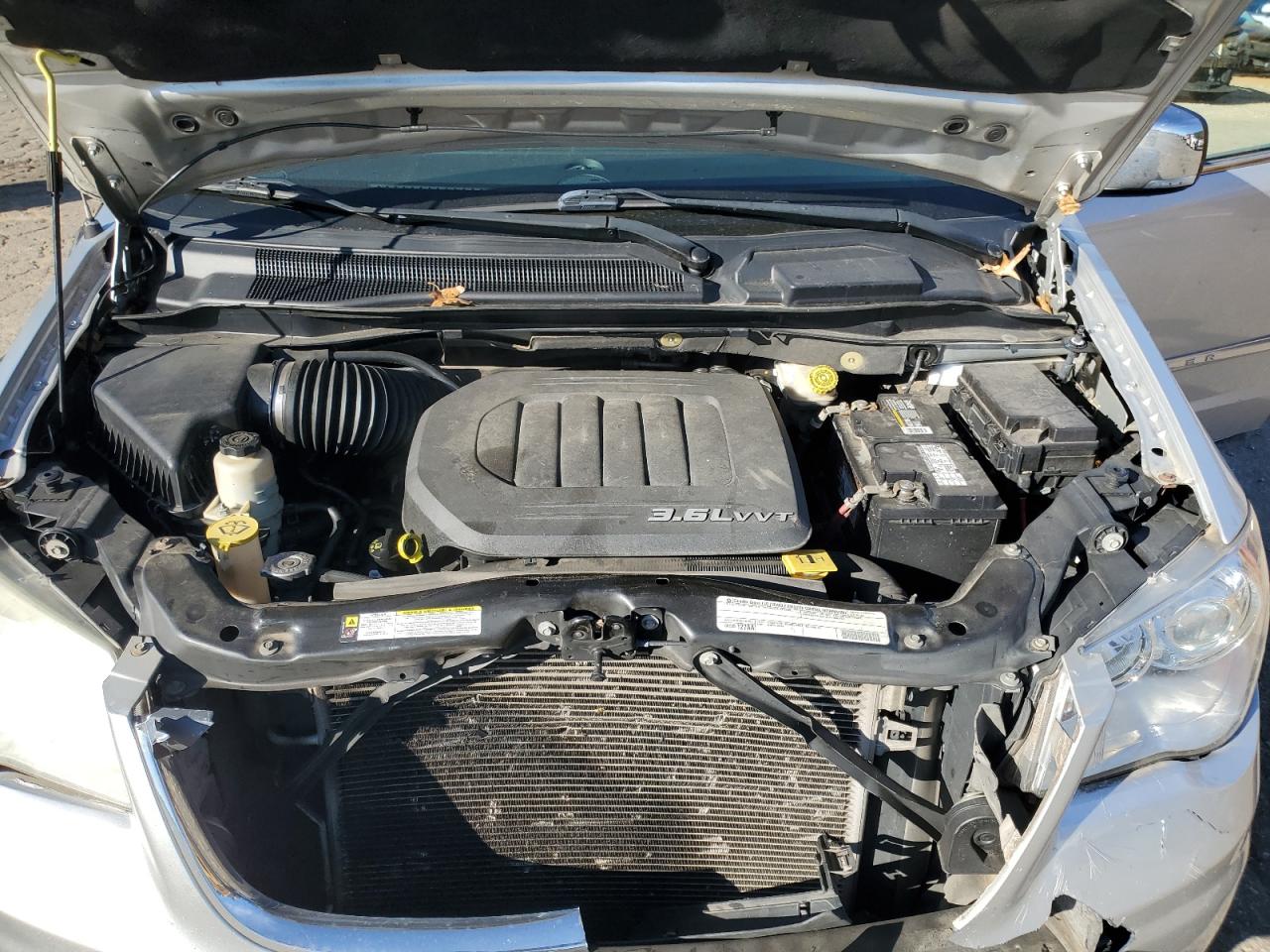 2011 Chrysler Town & Country Limited VIN: 2A4RR6DG4BR745036 Lot: 92205425