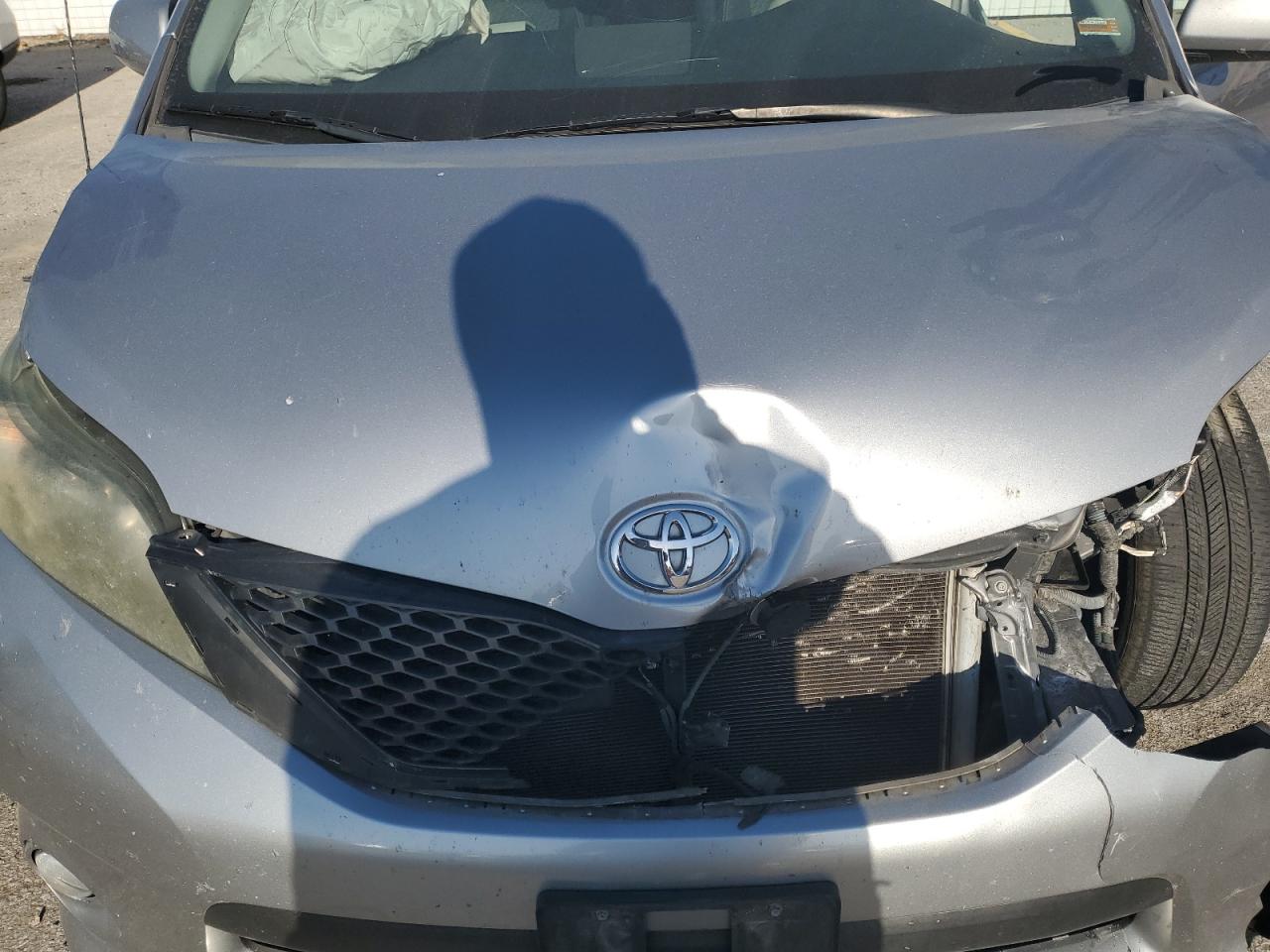 2011 Toyota Sienna Sport VIN: 5TDXK3DC1BS132134 Lot: 92377785