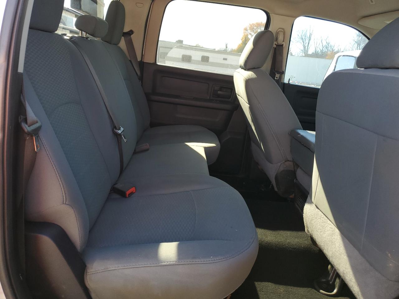 2018 Ram 3500 Flatbed Truck VIN: 3C63R3GL4JG353110 Lot: 92814585