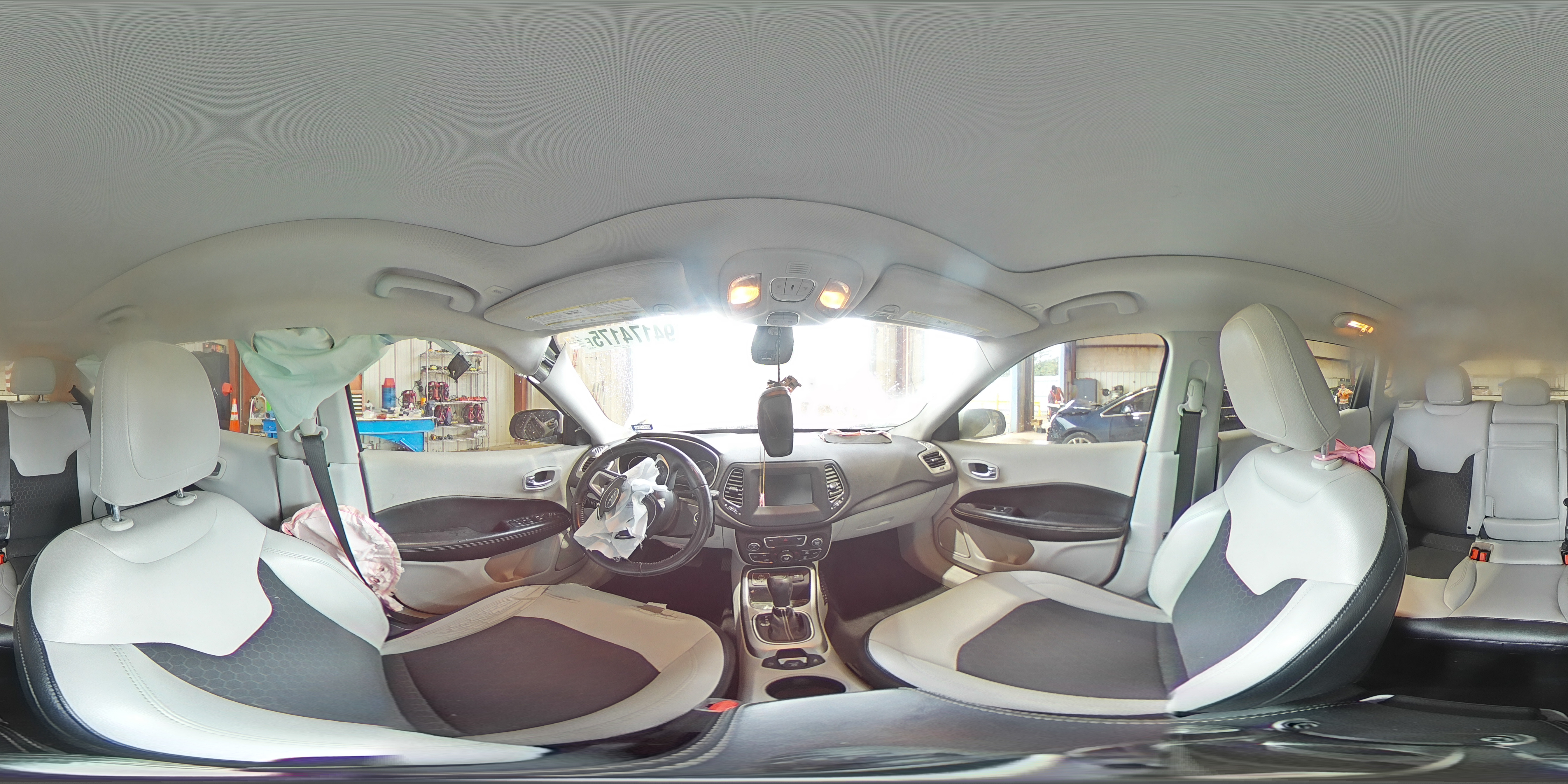 2019 Jeep Compass Latitude VIN: 3C4NJCBBXKT692907 Lot: 94174175