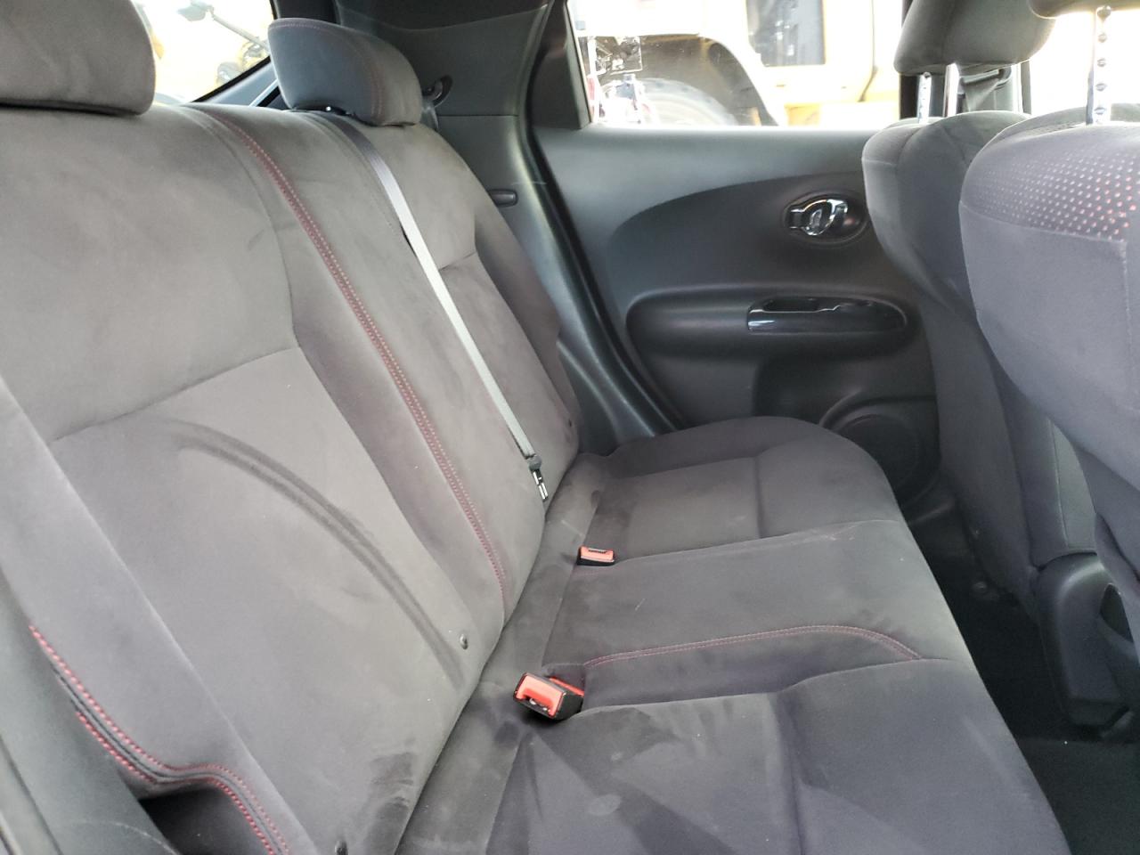 2015 Nissan Juke S VIN: JN8AF5MV3FT560757 Lot: 93705845