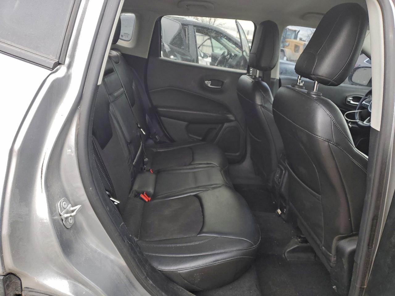 2018 Jeep Compass Latitude VIN: 3C4NJDBB9JT298688 Lot: 93635415