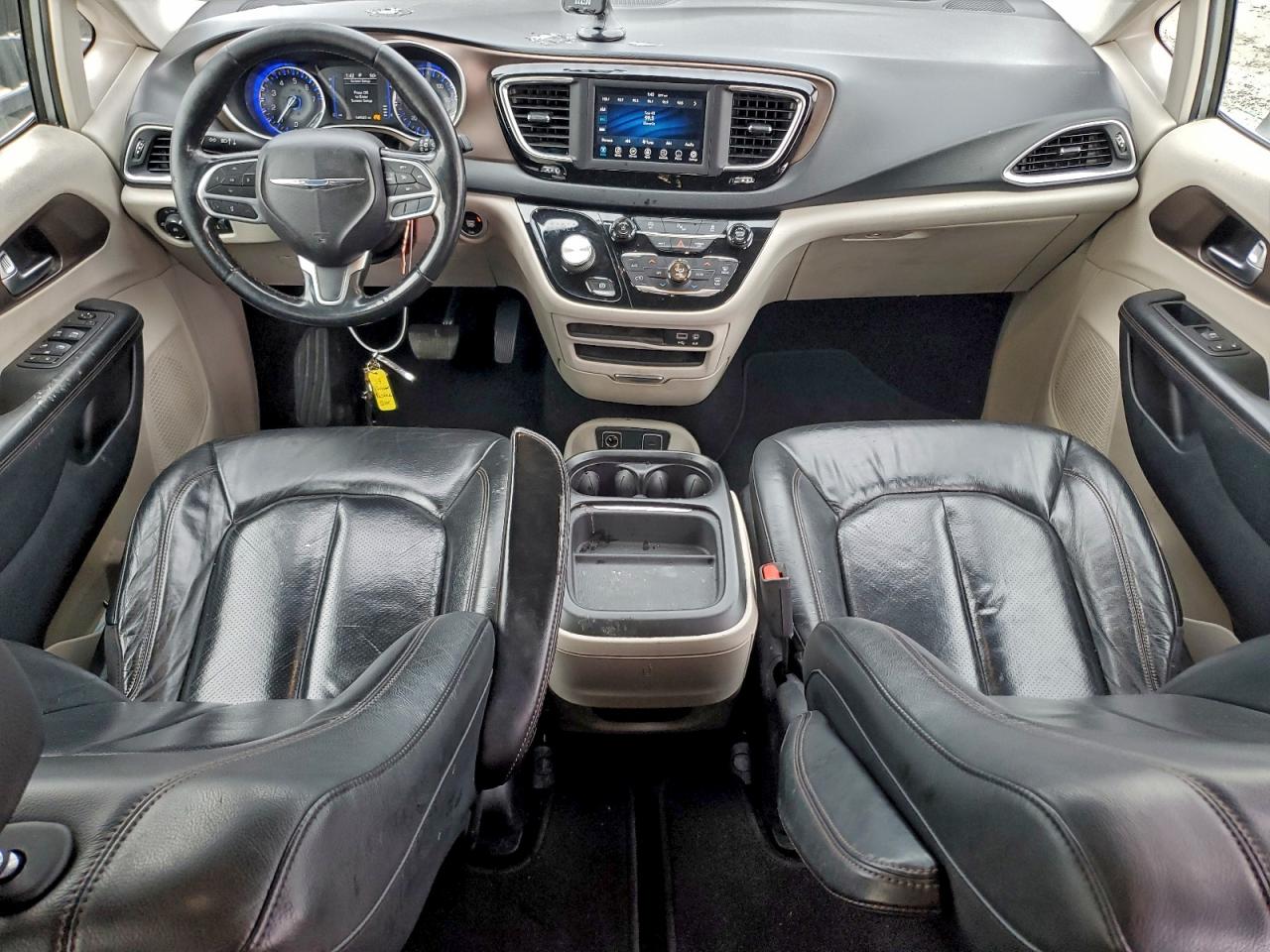 2019 Chrysler Pacifica Touring L VIN: 2C4RC1BG2KR732413 Lot: 94368315