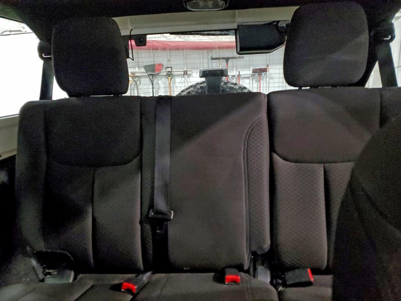 2016 Jeep Wrangler Unlimited Sport VIN: 1C4BJWDG5GL236247 Lot: 93735495