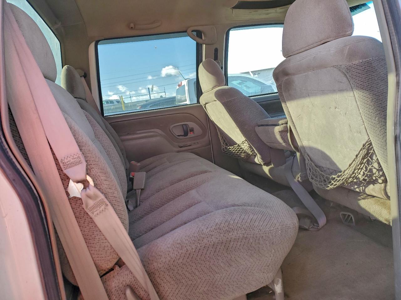 1996 Chevrolet Gmt-400 C3500 VIN: 1GCHC33J2TF021143 Lot: 94021215